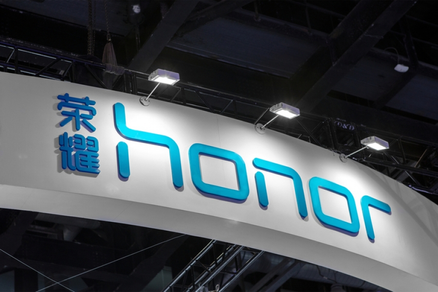 Συνεργασία με τη Google εξετάζει η Honor, μετά το «διαζύγιο» με τη Huawei