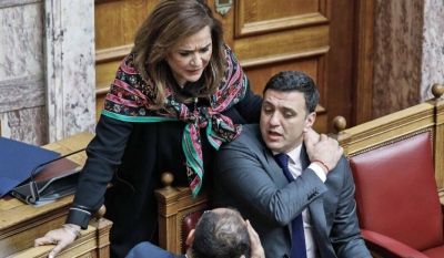 Νέοι τριγμοί στην κυβέρνηση, η Ντόρα άνοιξε βεντέτα με τον Κικίλια για τα μάτια Λιμενάρχη – Τι κρύβει το παρασκήνιο