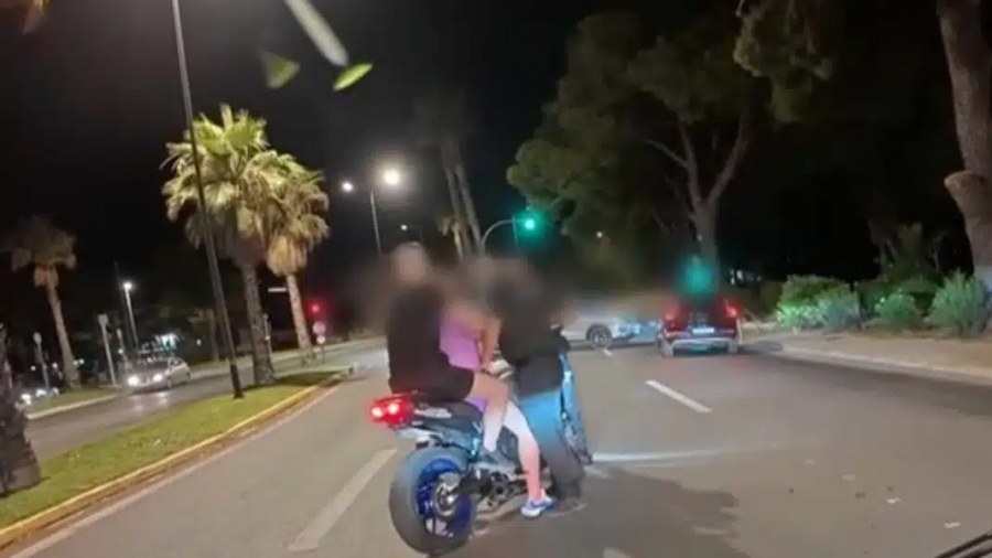 Βουλιαγμένη: Πρόστιμο 2.900 ευρώ σε οδηγό που προσπάθησε να ξεφύγει από μπλόκο και κινήθηκε κατά αστυνομικού