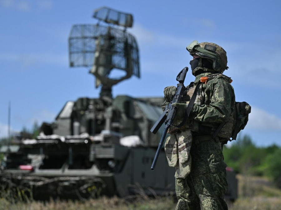 Μαζικό πλήγμα της Ρωσίας με Kinzhal σε στρατιωτικά αεροδρόμια της Ουκρανίας