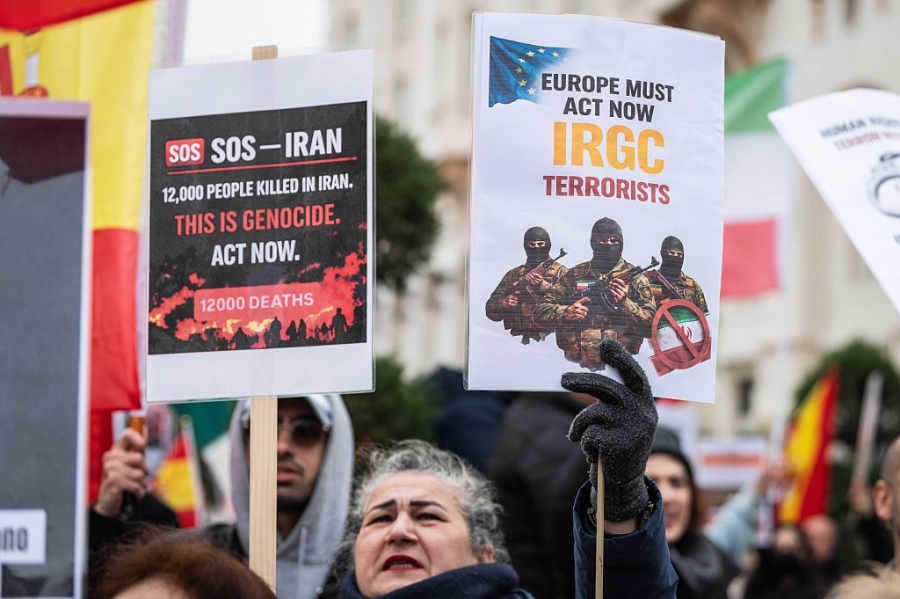 Σαρωτικό AfD για την ταυτότητα του εξτρεμισμού: Γεμάτη η Γερμανία με τρομοκράτες από Ιράν, Ιράκ, Συρία και Αφγανιστάν