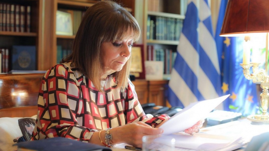Ευχαριστήριες επιστολές της Σακελλαροπούλου στους αρχηγούς των κρατών που συνέδραμαν την Ελλάδα στις πυρκαγιές