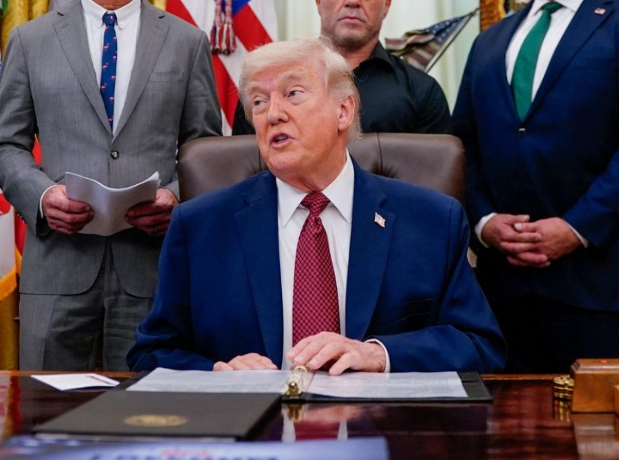 Trump: To  Ιράν δεν θα εκβιάσει τις ΗΠΑ μέσω των Στενών του Hormuz, συνομιλίες με Τεχεράνη