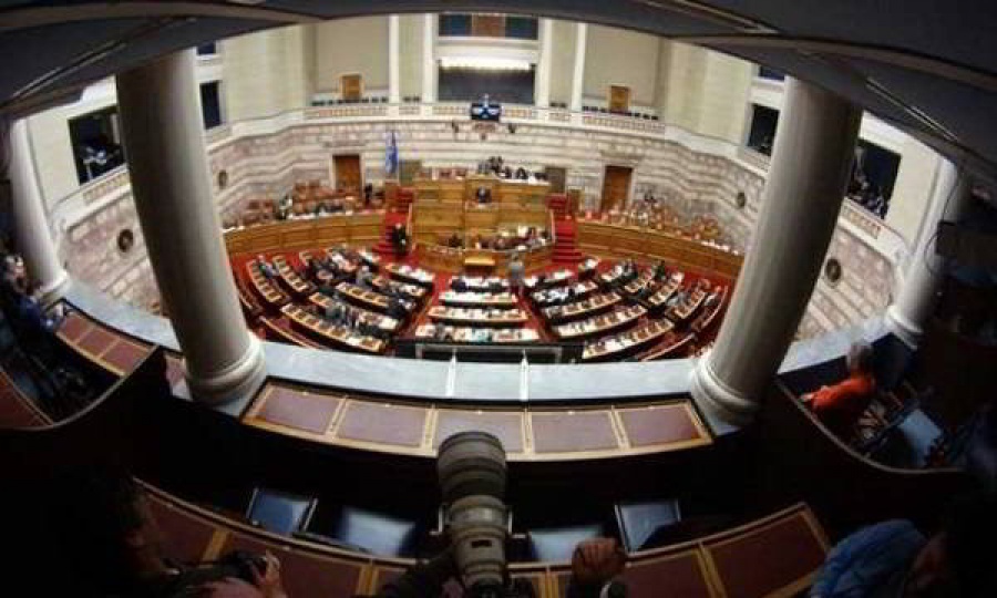 Αντιδράσεις αλλά θετική ψήφος από βουλευτές του ΣΥΡΙΖΑ για το ν/σ της ΔΕΗ – Σέλτσας: Επίπονο αλλά θα το ψηφίσω