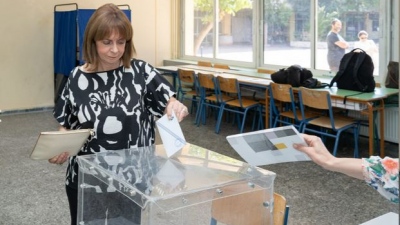 Στο 21ο Γενικό Λύκειο Αθηνών ψήφισε η Πρόεδρος της Δημοκρατίας
