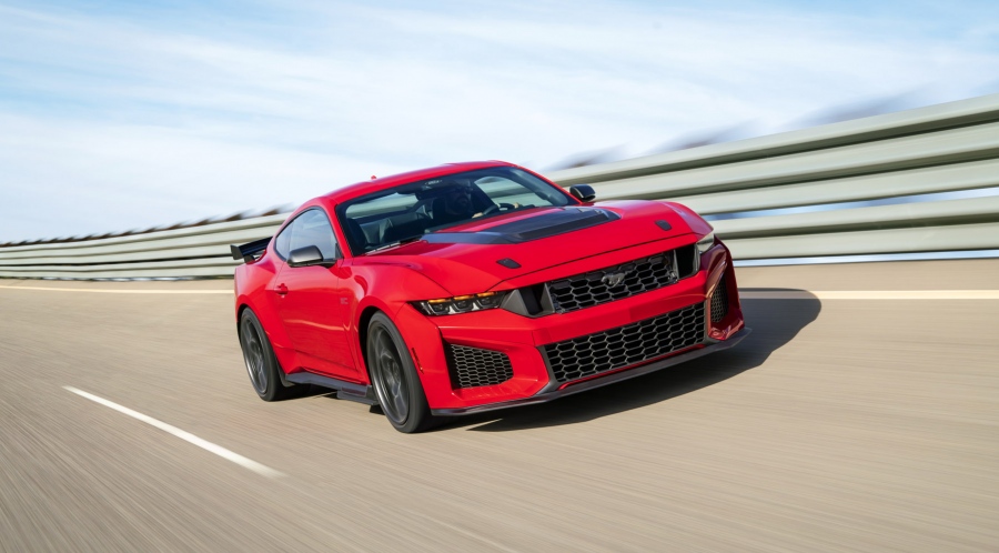 Ford Mustang Dark Horse SC: Νέα έκδοση με κομπρεσοράτο V8 και αγωνιστική τεχνολογία