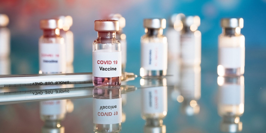 Covid: Η Οξφόρδη μελετά το συνδυασμό των εμβολίων της Pfizer και της AstraZeneca