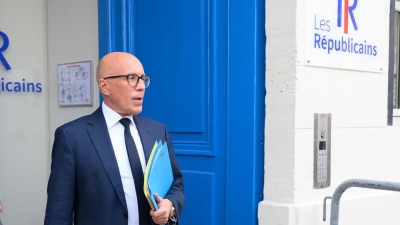 Γαλλία: Χάος στους Ρεπουμπλικανούς λόγω Le Pen - Ο πρόεδρος Ciotti κλειδαμπαρώθηκε στα γραφεία, για να μην ... καθαιρεθεί