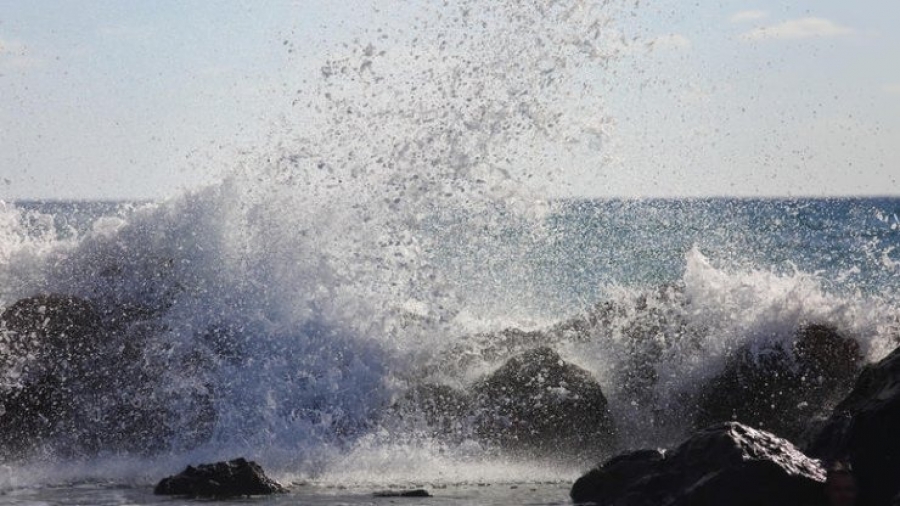 Μέχρι και τα 140 χλμ/ώρα έφτασαν οι ριπές στο Αιγαίο - Θυελλώδεις άνεμοι