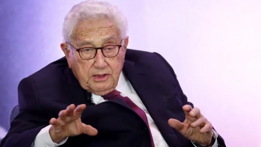 Kissinger για ChatGPT: Θα κάνει το μυαλό σας άχρηστο χυλό κρέατος – Ο επόμενος πόλεμος θα γίνει για τα… δεδομένα