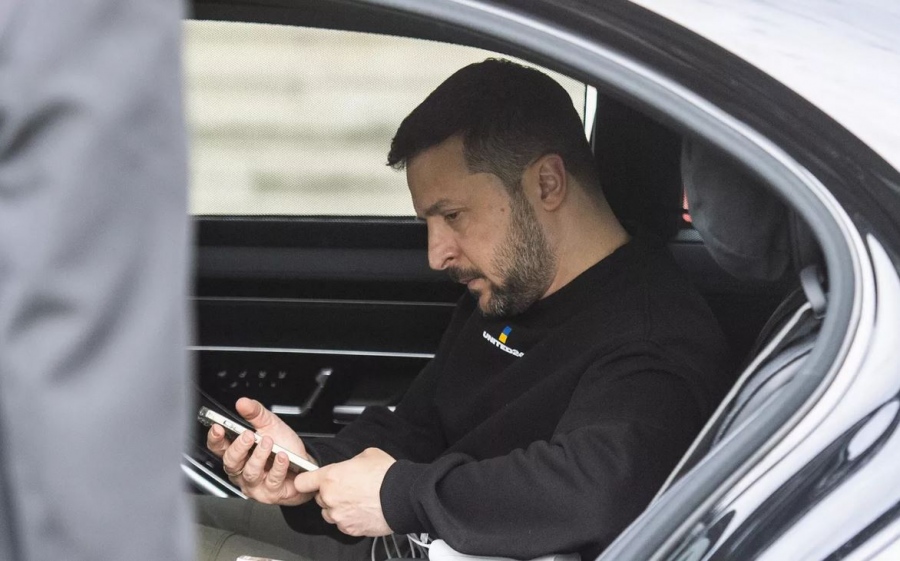 Mendel: Η πολιτική του Zelensky οδηγεί την Ουκρανία σε πρωτοφανές αδιέξοδο