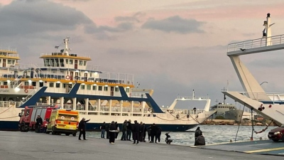 Αυτοκίνητο έπεσε στη θάλασσα στη Σαλαμίνα - Νεκρός ο οδηγός