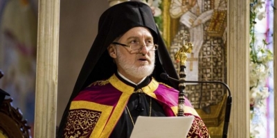 Αρχιεπίσκοπος Ελπιδοφόρος: Ξεκίνησε η διανομή του 1 εκατ. δολαρίων στους πυρόπληκτους Έλληνες