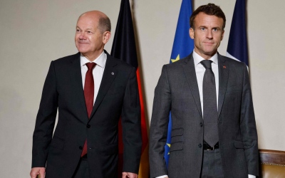 Κοκορομαχία Scholz – Macron πάνω από το… πτώμα του Schäuble – Η Ευρώπη τρέμει την έλευση του Trump