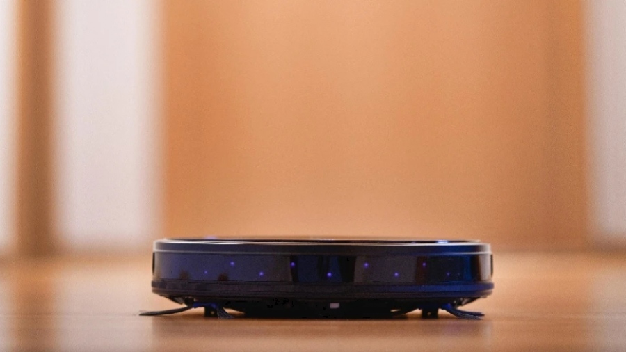 Ρομποτική σκούπα κλείδωσε κατά λάθος γυναίκα στο μπάνιο - Την απεγκλώβισαν διασώστες