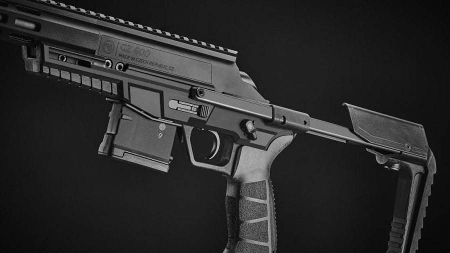 CZ 600 TRAIL - Εκτός συμβατικών γραμμών