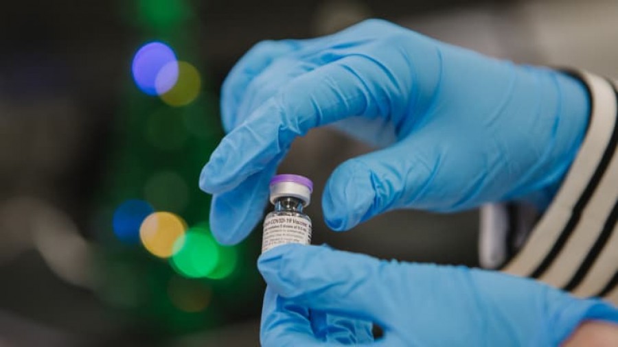 HΠΑ: Σε κίνδυνο το πρόγραμμα των μαζικών εμβολιασμών εάν επιμείνει στο veto o Trump