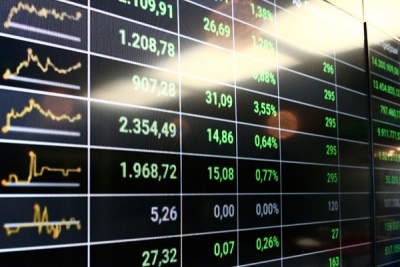 Λίγο μετά το άνοιγμα του Χ.Α. – Στήριξη από επιλεκτικές τοποθετήσεις – Οι μετοχές που ξεχωρίζουν