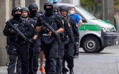 Γερμανία: Ένοπλος κρατά δύο ομήρους σε φαρμακείο στην Καρλσρούη – Ζητά λύτρα  1 εκατομμυρίου ευρώ