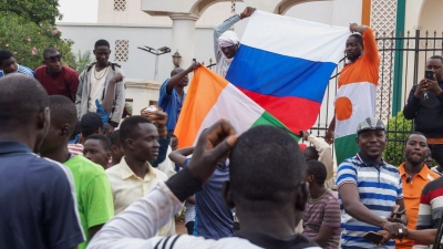 Νίγηρας: Ο σύμβουλος του Zelensky βλέπει τη Ρωσία πίσω από το πραξικόπημα αλλά οι ΗΠΑ απορρίπτουν το σενάριο