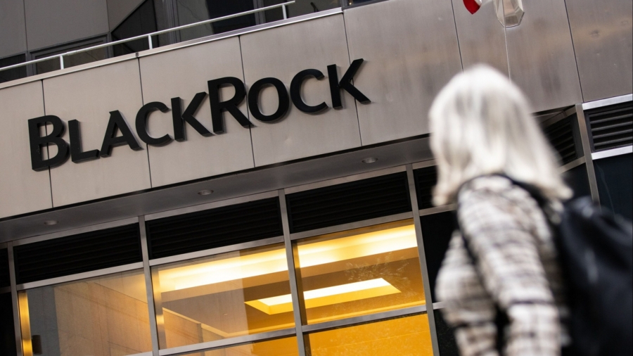 BlackRock: Η επιχείρηση «βαριοπούλα» από τις κεντρικές τράπεζες συνεχίζεται παρά την κρίση – Μακριά από μετοχές, overweight στα ομόλογα