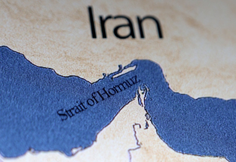 Trump και Starmer: Επείγουσα ανάγκη αποκατάστασης της ναυσιπλοΐας στα Στενά του Hormuz