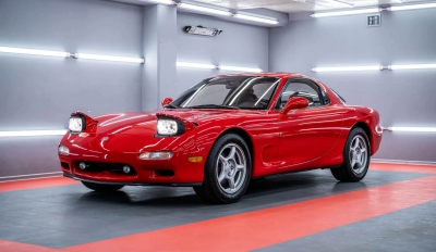 Αυτό το Mazda RX-7 είναι 30 ετών και έχει διανύσει 760 χιλιόμετρα