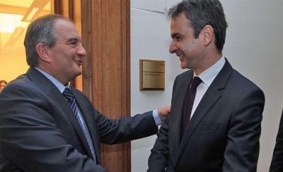 Συνάντηση Μητσοτάκη – Καραμανλή στη Βουλή – Στο επίκεντρο πολιτικές εξελίξεις, ελληνοτουρκικά