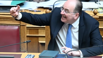 Κόλαση με Πολάκη και Λαζαρίδη στη Βουλή - Απίστευτοι διάλογοι