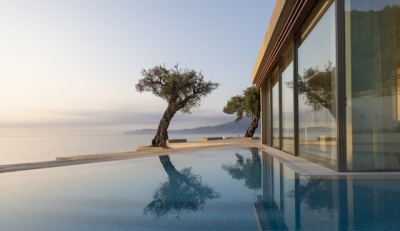 Η Luxury Collection®… πάει  στην Κέρκυρα