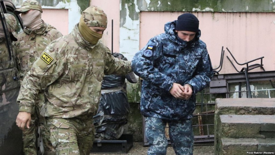 Κράτηση δύο μηνών για τρεις εκ των συλληφθέντων Ουκρανών ναυτικών αποφάσισε ρωσικό δικαστήριο