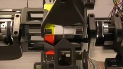 Σοκαριστικό ρεκόρ Guinness - Ρομπότ έλυσε κύβο του Rubik σε μόλις 45 δευτερόλεπτα (vid)