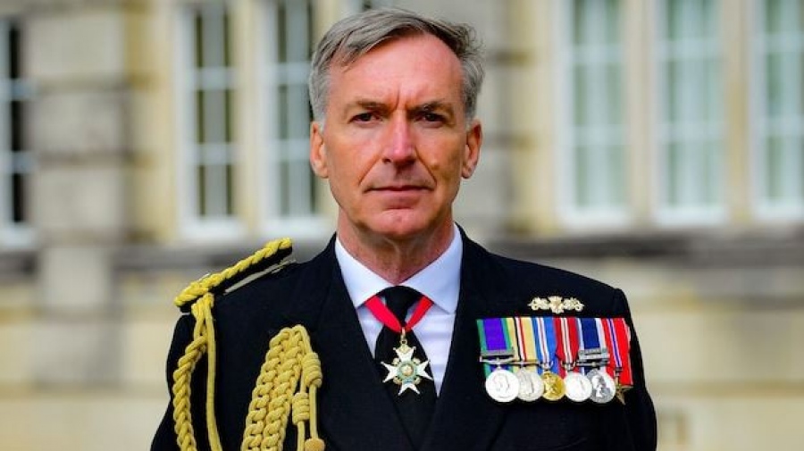 Tony Radakin (Αρχηγός στρατού Βρετανίας)… μιλάει Ρωσικά: Όχι η Ρωσία δεν σχεδιάζει επίθεση στο ΝΑΤΟ