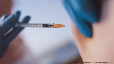 Προς ισχυρή σύσταση για 4η δόση εμβολίου στους άνω των 60 ετών