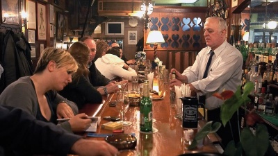 Εφαρμογή νέου ωραρίου στη χρήση μουσικής στα καταστήματα του κέντρου της Αθήνας