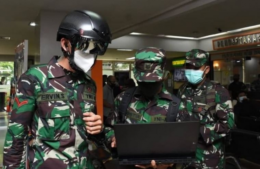 Ινδονησία – Covid: Αναπτύχθηκε στους δρόμους ο στρατός για την επιβολή περιοριστικών μέτρων