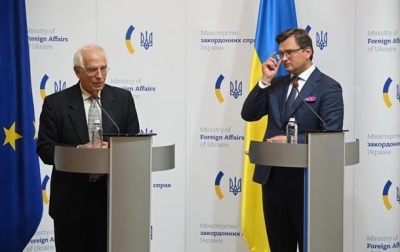 Ουκρανία: Επικοινωνία Kuleba - Borrell για 5ο πακέτο κυρώσεων της ΕΕ κατά της Ρωσίας