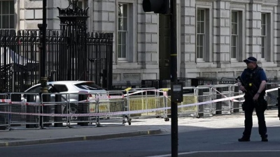 Βρετανία: Eλεύθερος ο άντρας που είχε συλληφθεί για τη σύγκρουση του αυτοκινήτου του στην πύλη της Downing Street