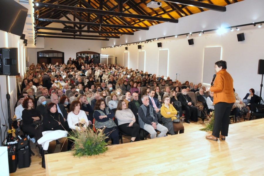 Κοσμοσυρροή στο Μεσολόγγι: Καθήλωσε η Μαρία Ευθυμίου για τα 200 χρόνια από την Έξοδο