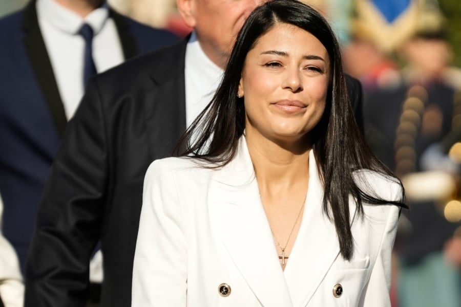 Απαράδεκτη Λατινοπούλου: Δεν μου αρέσει η εικόνα του απεργού πείνας Ρούτσι στο Σύνταγμα