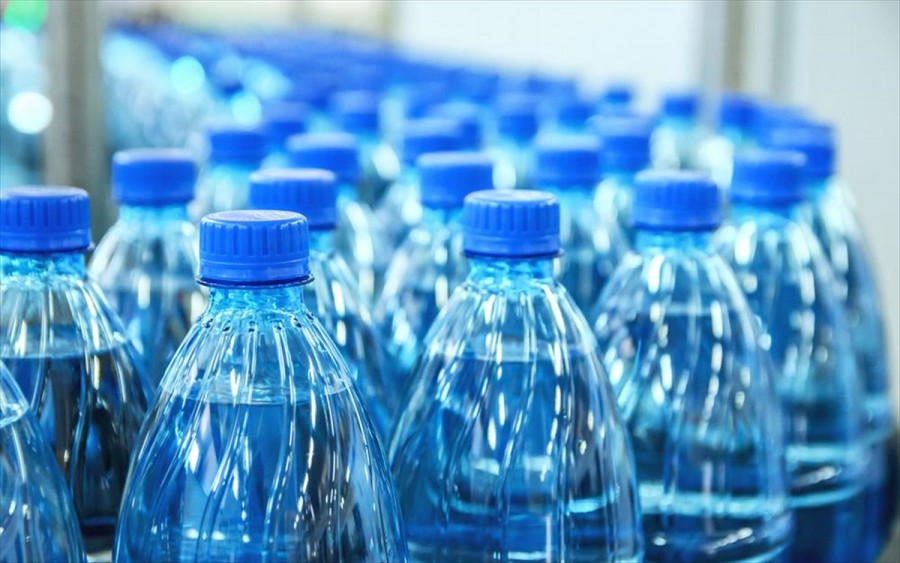 Κατατέθηκε στη Βουλή το νομοσχέδιο για τη μείωση των πλαστικών