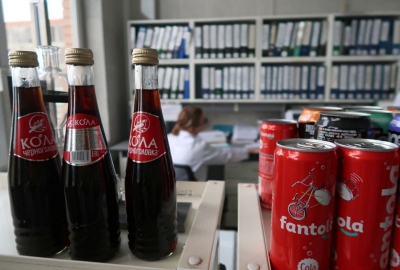 Ρωσία: Δυο εγχώριες εταιρείες αναψυκτικών σπεύδουν να καλύψουν το κενό που άφησαν η Coca Cola και η Pepsi