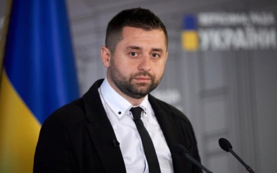 Αrakhamia (Ουκρανός βουλευτής): Ο πόλεμος στην Ουκρανία θα είχε τελειώσει την άνοιξη του 2023, αλλά δεν ήθελε η Βρετανία