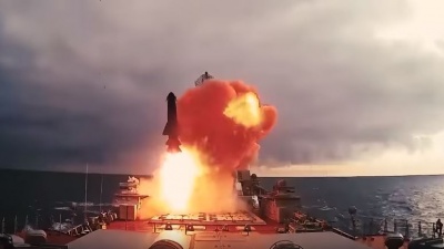 Εντυπωσιακές βολές όπλων από το Βόρειο Στόλο (video)