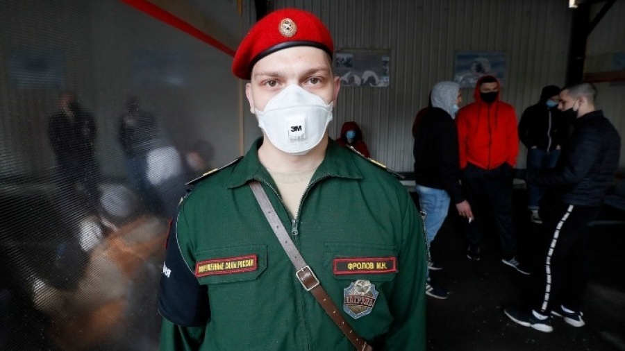 Ρωσία: Ο στρατός αναπτύχθηκε για να περιορίσει την εξάπλωση εστίας του κορωνοϊού στο μεγαλύτερο χρυσωρυχείο της χώρας