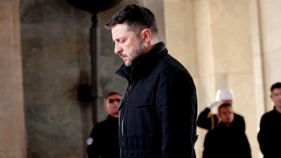 Αδιανόητο - Ο «ληγμένος» Zelensky προσκύνησε τον... Kemal αλλά στην Ελλάδα κατάπιε τη γλώσσα του για το Κυπριακό