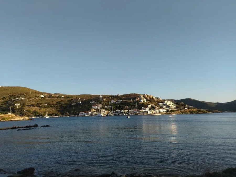 Η ελεύθερη πτώση στον τουρισμό και η θεία δίκη για τους ψευτο-επιχειρηματίες