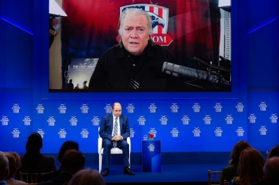 Bannon: Έρχονται μεγάλες μάχες για την ελεύθερη ναυσιπλοΐα - Υπερδύναμη στον τομέα η Ελλάδα