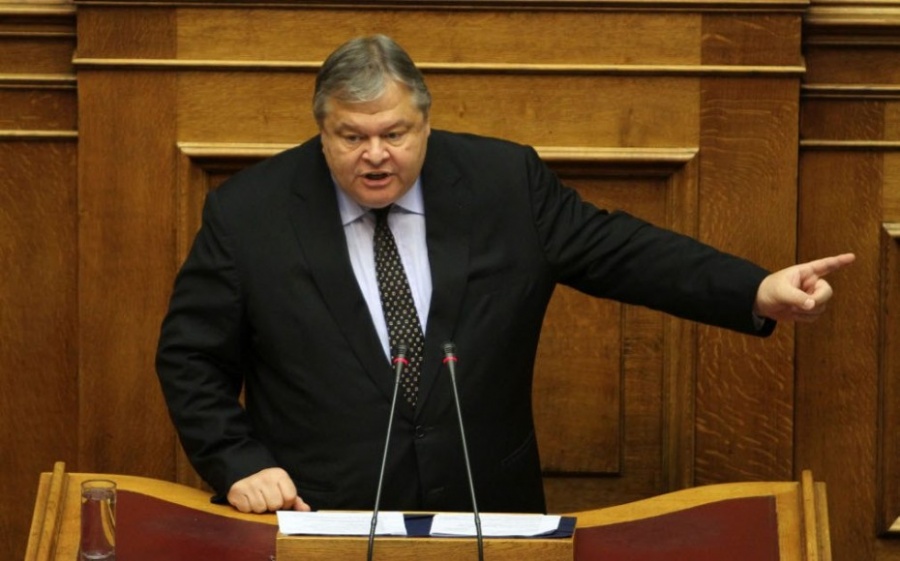 Βενιζέλος: Ο Καμμένος επαναφέρει από το παράθυρο τα αντισταθμιστικά ωφελήματα