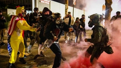 «Αμφισβητούν την εξουσία του» - Δήμαρχοι, κυβερνήτες και δικαστές κατά Trump για τη χρήση της Εθνοφρουράς